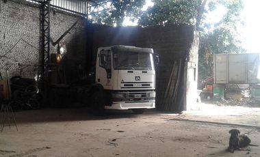 Venta galpón moreno 1400 de 900m2 con oficinas