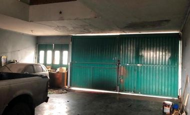 Venta galpón moreno 1400 de 900m2 con oficinas