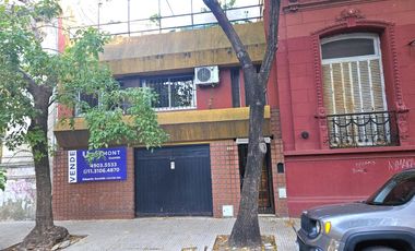 Pergamino 100  Casa de 4 ambientes con dependencia y garage  Flores