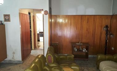 Local con Vivienda sobre Avenida Pedro Suárez!!!  Las Heras 1598, Mte. Grande.-