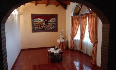 Casa en alquiler - 5 Dormitorios 4 Baños - 1.400mts2 - Bosques, Florencio Varela