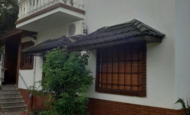 Casa en alquiler - 5 Dormitorios 4 Baños - 1.400mts2 - Bosques, Florencio Varela