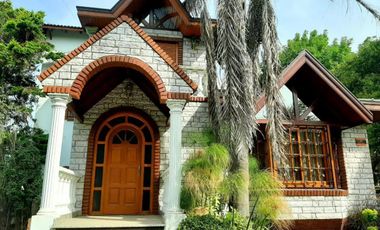 Casa en alquiler - 5 Dormitorios 4 Baños - 1.400mts2 - Bosques, Florencio Varela