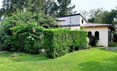 Casa en alquiler - 5 Dormitorios 4 Baños - 1.400mts2 - Bosques, Florencio Varela
