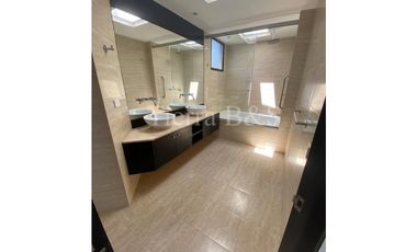 VENTA DE CASA EN SAN JOSÉ DE BAVARIA, 322 M2 POR $2.800'000.000