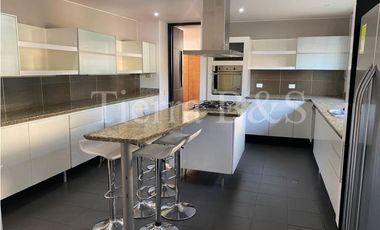 VENTA DE CASA EN SAN JOSÉ DE BAVARIA, 322 M2 POR $2.800'000.000