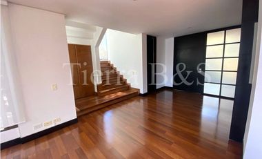 VENTA DE CASA EN SAN JOSÉ DE BAVARIA, 322 M2 POR $2.800'000.000