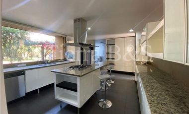 VENTA DE CASA EN SAN JOSÉ DE BAVARIA, 322 M2 POR $2.800'000.000