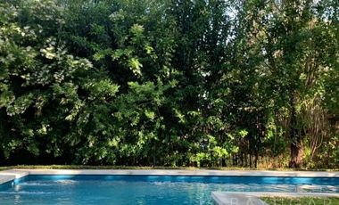 Venta - Casa en Barrio Privado Santa Guadalupe / Pilar del Este