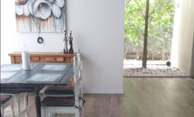 Venta - Casa en Barrio Privado Santa Guadalupe / Pilar del Este