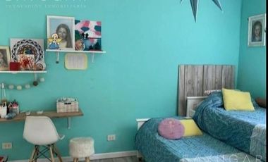 Venta - Casa en Barrio Privado Santa Guadalupe / Pilar del Este