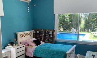 Venta - Casa en Barrio Privado Santa Guadalupe / Pilar del Este