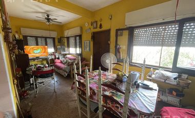 Venta de casa 4 ambientes con terraza y quincho en Lanús Este