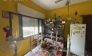 Venta de casa 4 ambientes con terraza y quincho en Lanús Este