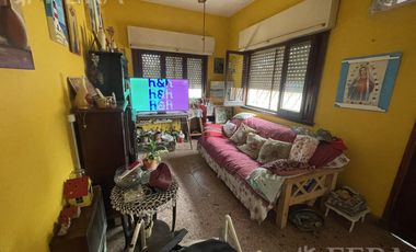 Venta de casa 4 ambientes con terraza y quincho en Lanús Este