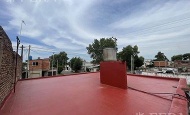 Venta de casa 4 ambientes con terraza y quincho en Lanús Este