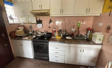 Venta de casa 4 ambientes con terraza y quincho en Lanús Este
