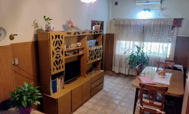 CASA SOBRE LOTE PROPIO EN BARRACAS VENTA