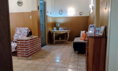 CASA SOBRE LOTE PROPIO EN BARRACAS VENTA
