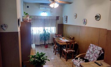 CASA SOBRE LOTE PROPIO EN BARRACAS VENTA