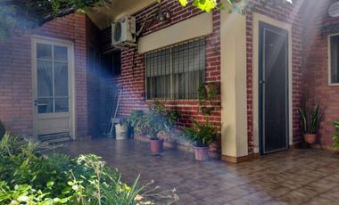 CASA SOBRE LOTE PROPIO EN BARRACAS VENTA
