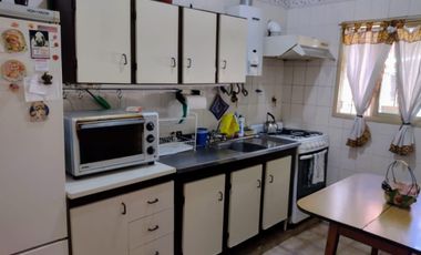 CASA SOBRE LOTE PROPIO EN BARRACAS VENTA