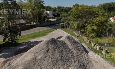 Terreno con galpon deposito y oficinas en  Pilar