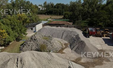 Terreno con galpon deposito y oficinas en  Pilar
