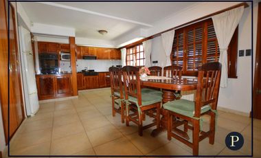 Venta imponente Chalet en San Carlos