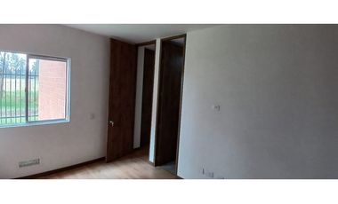 ACSI 1118. Se vende apartamento en Mosquera, Conjunto Roble