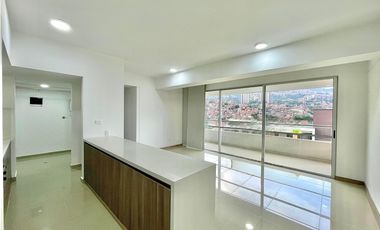 Espectacular apartamento por la 80