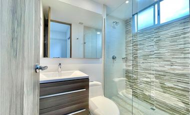 Espectacular apartamento por la 80