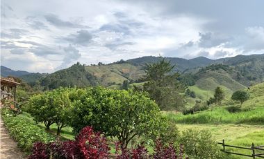 Venta de Finca en El Retiro, Antioquia | Con caballerizas