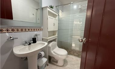 VENDO APARTAMENTO AMOBLADO EN LOS ALAMOS 5P S/A