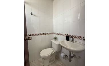 VENDO APARTAMENTO AMOBLADO EN LOS ALAMOS 5P S/A