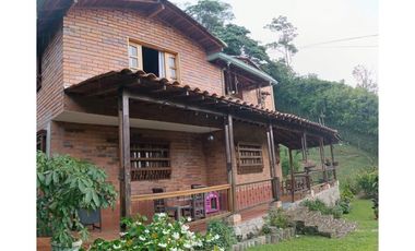 SE VENDE HERMOSA FINCA EN AMAG ANTIOQUIA