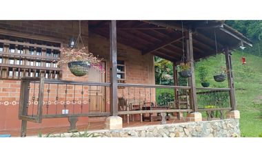 SE VENDE HERMOSA FINCA EN AMAG ANTIOQUIA
