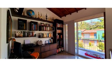 Venta de casa en la Estrella- Suramerica