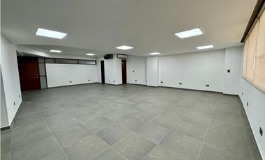 ALQUILO OFICINA HALL EMPRESARIAL CHIPICHAPE
