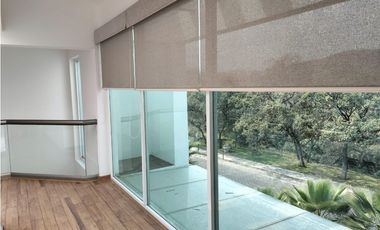 EXCLUSIVA RESIDENCIA EN PRADO LARGO, CON BUENOS ACABADOS