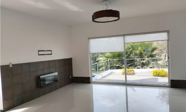 EXCLUSIVA RESIDENCIA EN PRADO LARGO, CON BUENOS ACABADOS