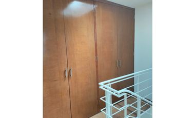 EXCLUSIVA RESIDENCIA EN PRADO LARGO, CON BUENOS ACABADOS