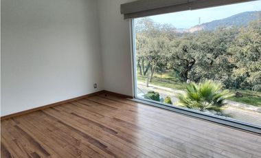 EXCLUSIVA RESIDENCIA EN PRADO LARGO, CON BUENOS ACABADOS