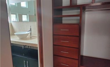 EXCLUSIVA RESIDENCIA EN PRADO LARGO, CON BUENOS ACABADOS