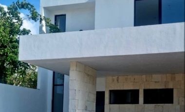 VENTA CASA MERIDA 4 REC EN PRIVADA CON AMENIDADES ZONA COUNTRY AIRE PURO