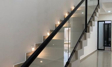 VENTA CASA MERIDA 4 REC EN PRIVADA CON AMENIDADES ZONA COUNTRY AIRE PURO