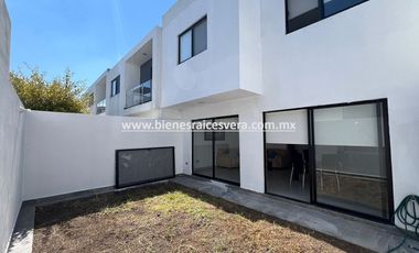 CASA EN VENTA EN ZIBATA QUERETARO. Leti