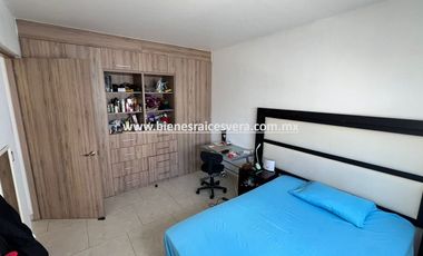 CASA EN VENTA EN ZIBATA QUERETARO. Leti