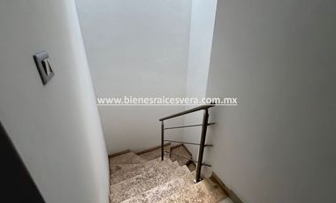CASA EN VENTA EN ZIBATA QUERETARO. Leti