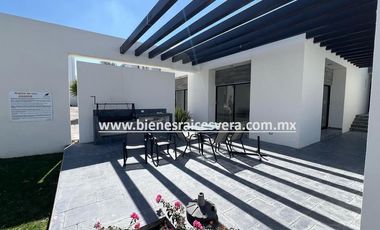 CASA EN VENTA EN ZIBATA QUERETARO. Leti
